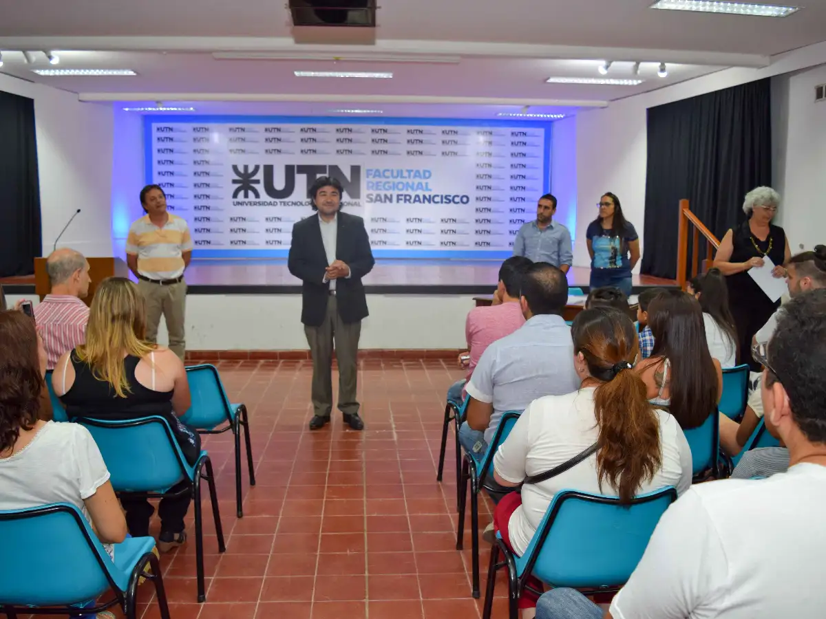 Se entregaron certificados de cursos de capacitación realizados en la UTN  