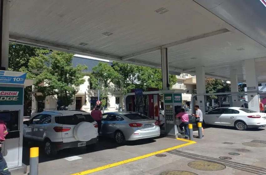 Marzo con nuevos incrementos en naftas y gasoils: cómo lo viven los marplatenses