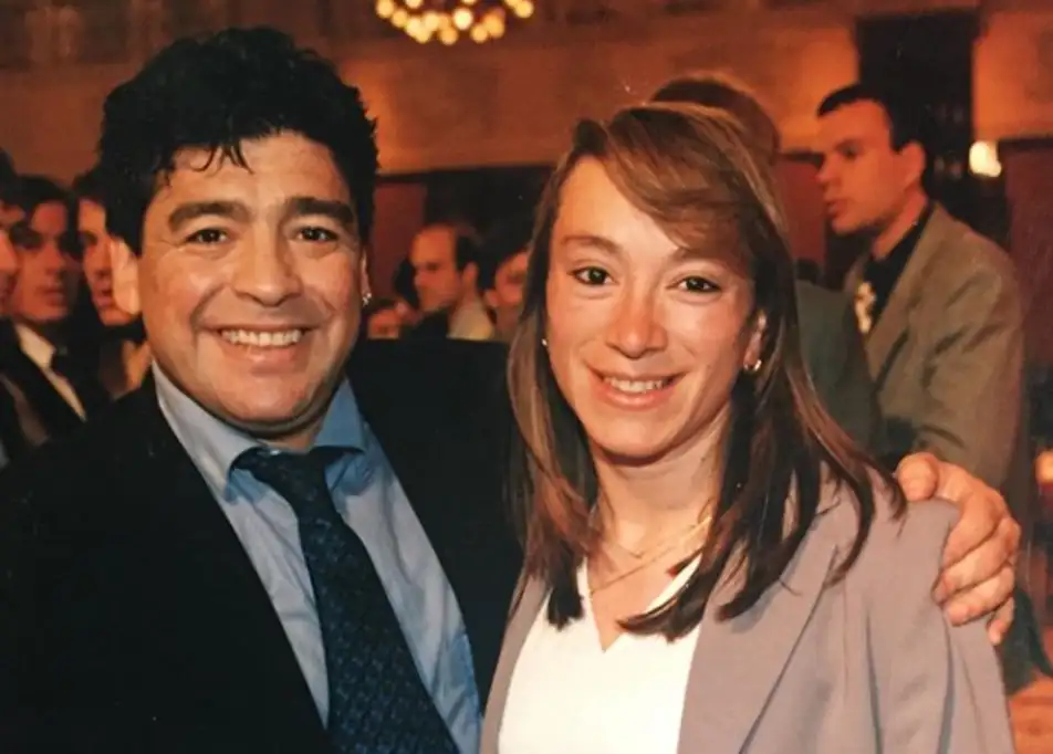 El día que Maradona le quiso prestar la “Fuego” a Nora Vega