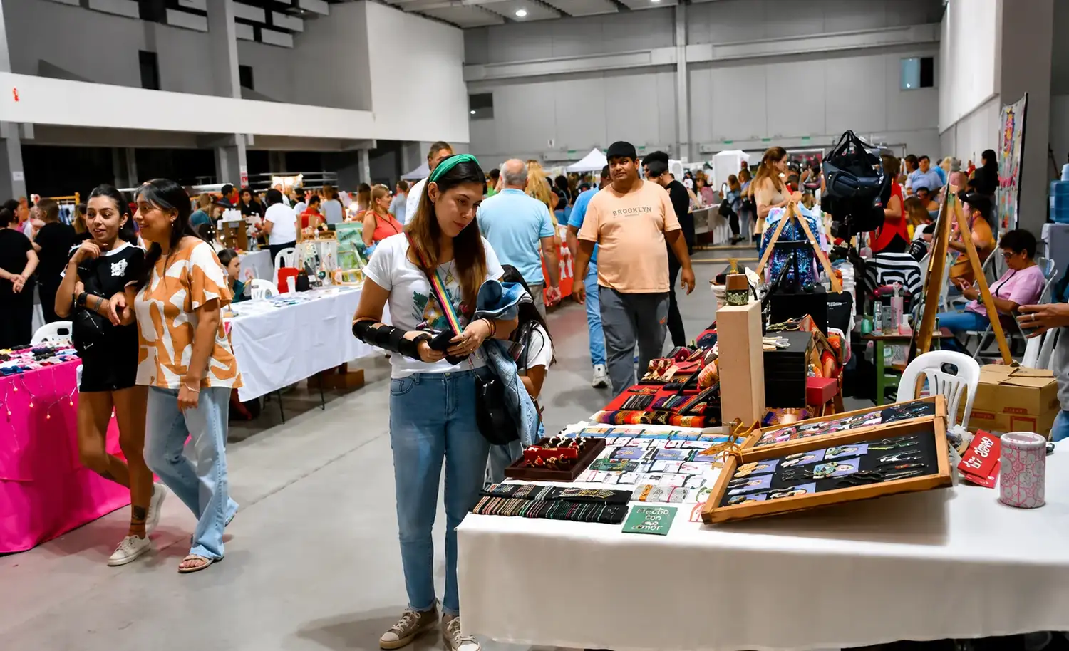 La Feria de Mujeres Emprendedoras regresa al Superdomo por el Mes de la Amistad