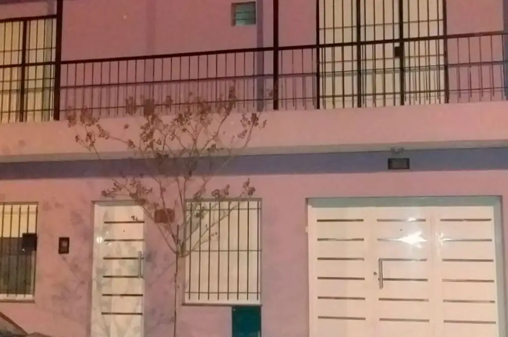 Balearon el frente de una vivienda en Villa Gobernador Gálvez