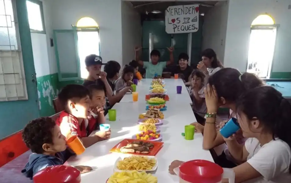 Convocatoria a colaborar con el merendero "Los Peques". Foto: Sur24