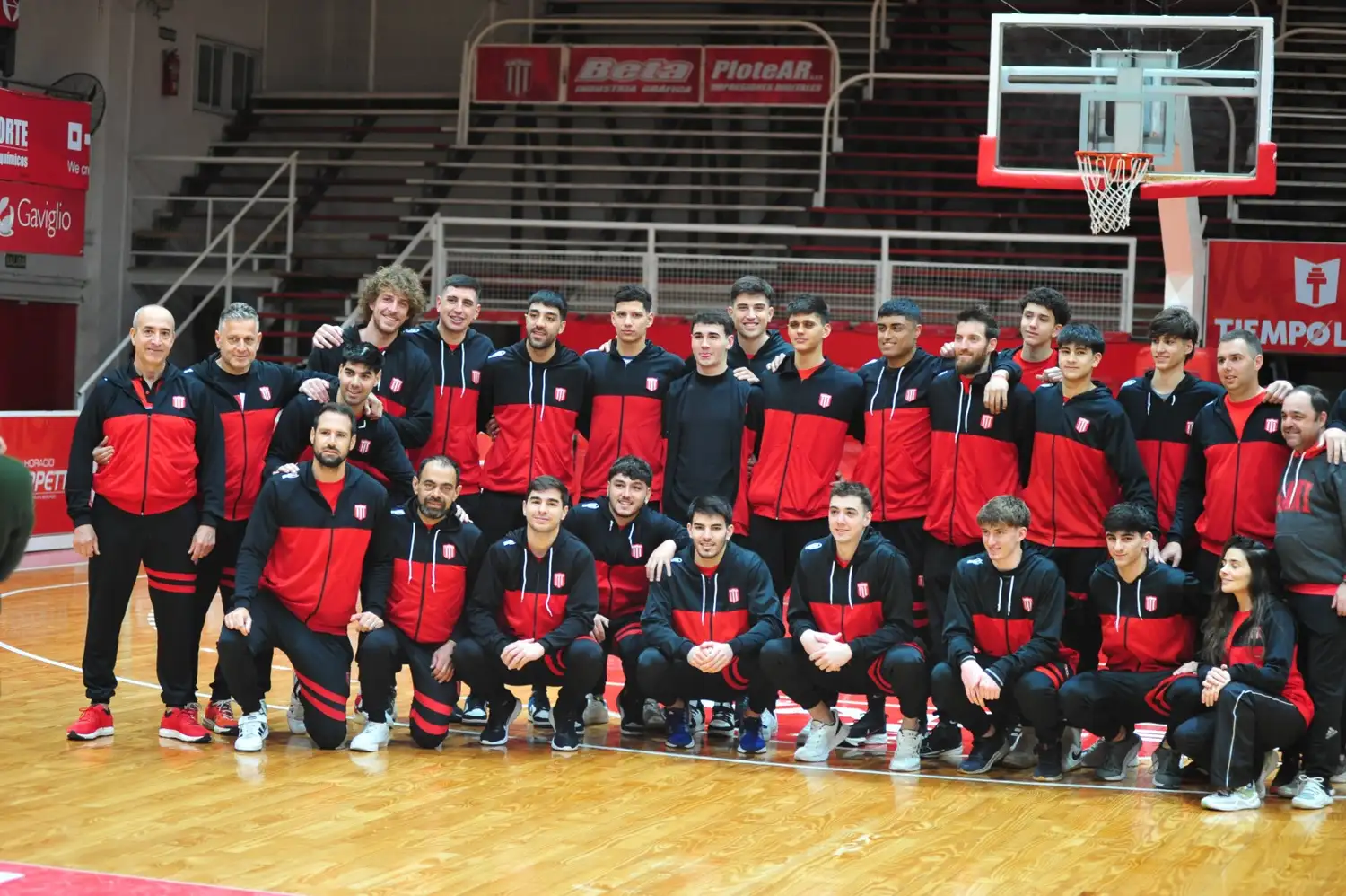El plantel de los "halcones"