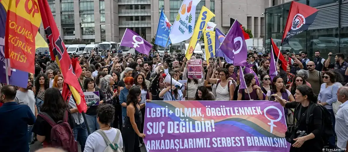 Protesta por la represión policial en Turquía deja numerosos activistas LGTBI detenidos