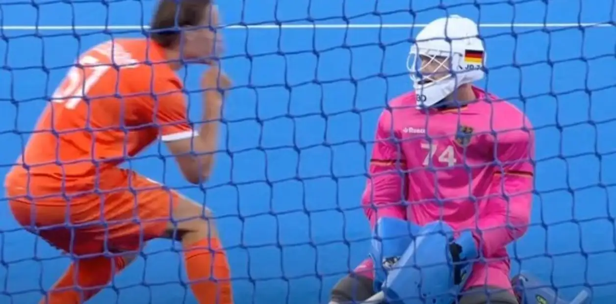 Así celebró Duco Telgenkamp el último penal convertido.