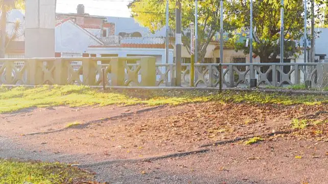 Abandono del circuito para ciclistas del parque Regional Sur de Rosario