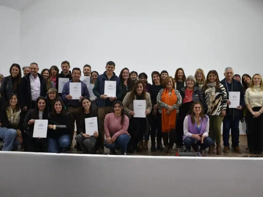El Gobierno provincial firmó convenios con 21 localidades en Santa Fe y lo hará con otras 16 el 4 de agosto en Rosario.