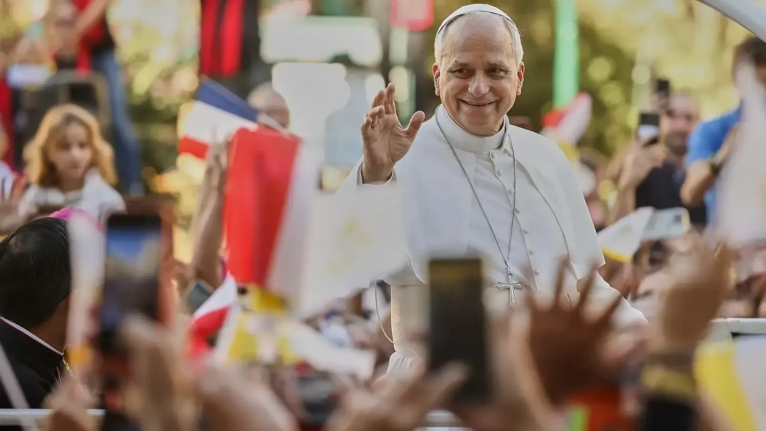 La visita del Papa y los tironeos