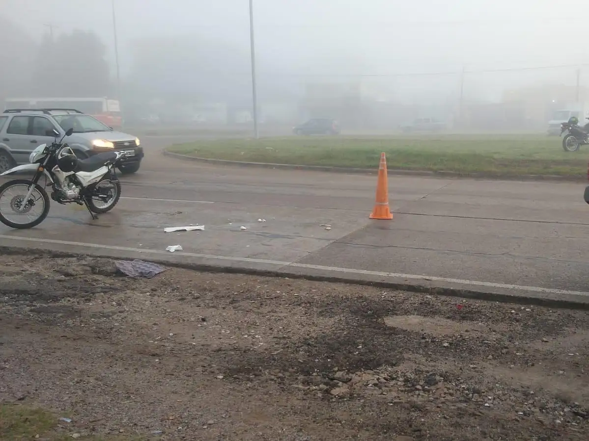Uno de los conductores sufrió una fractura en una de sus piernas y tuvo que ser trasladado al hospital de urgencia.