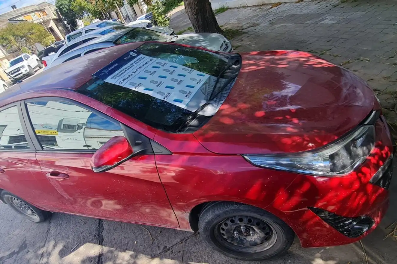 El auto recuperado tras un allanamiento.