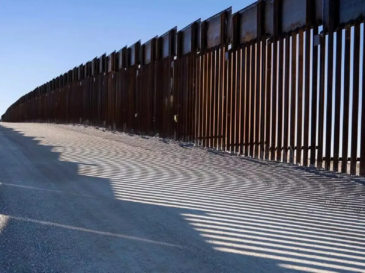 Biden deroga la emergencia nacional decretada por Trump para financiar el muro con México