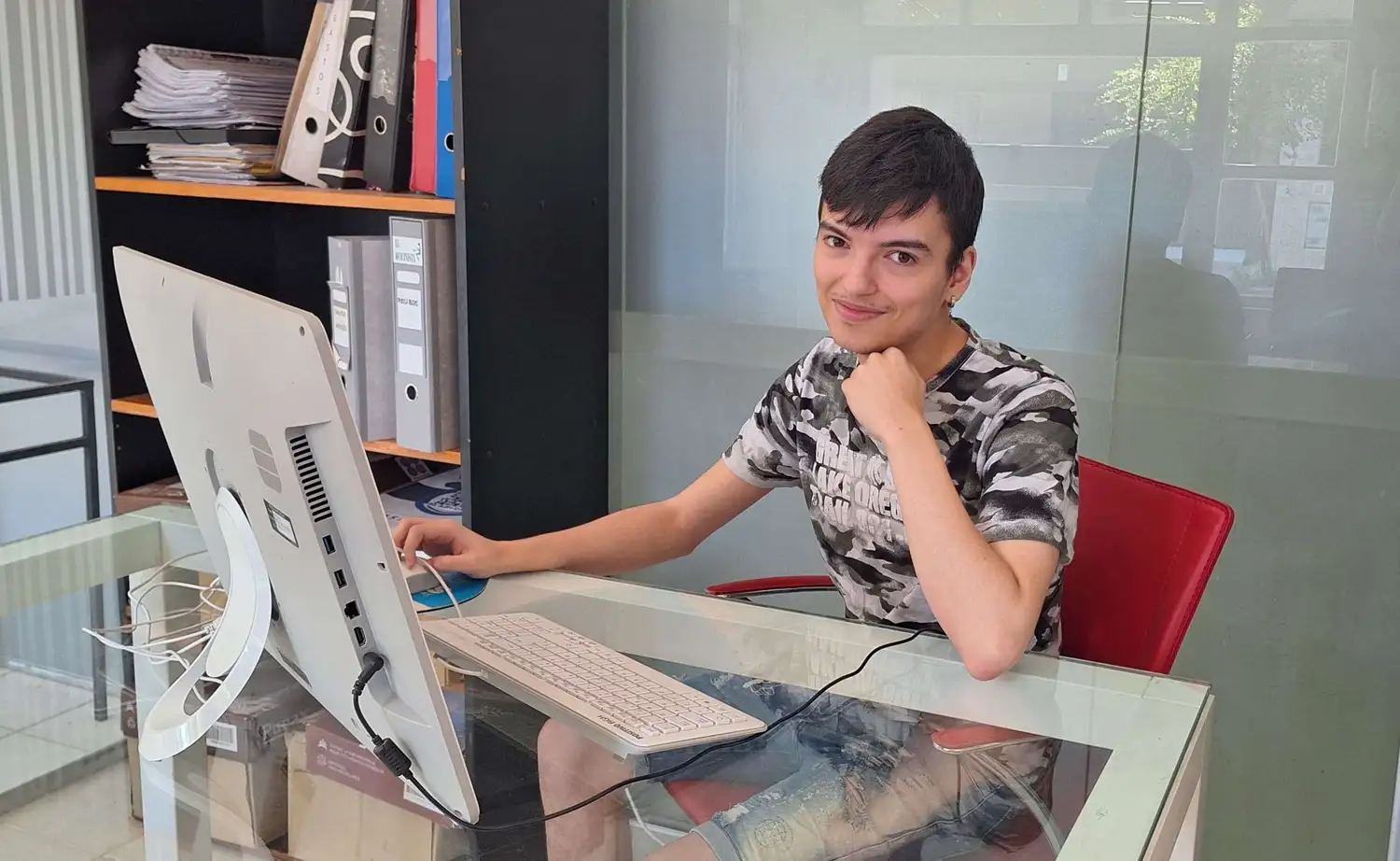El streaming de juegos en línea su pasión y además, Gabriel quiere estudiar marketing digital.