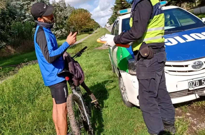 Quiso "bicicletear" la cuarentena, lo infraccionaron y lo mandaron a la casa