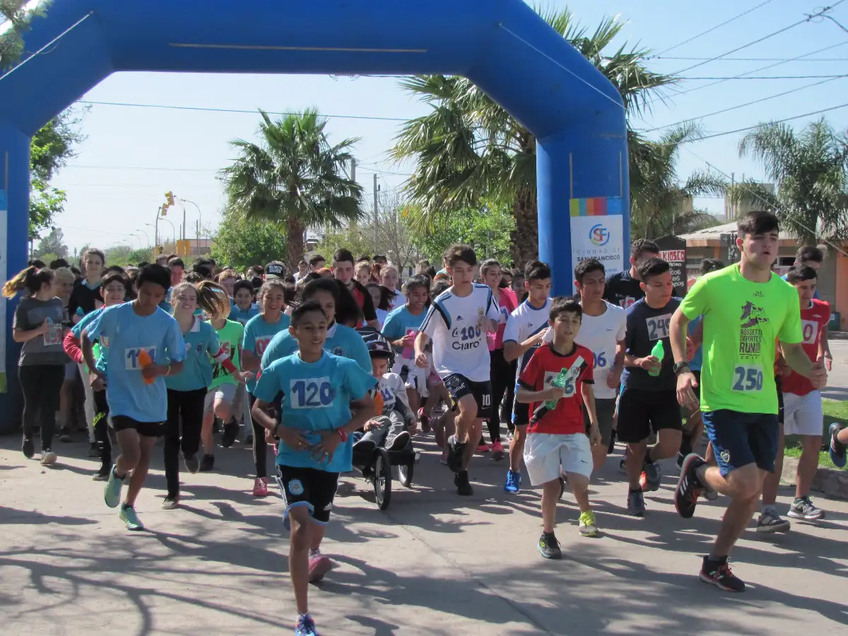 Se realizó con éxito la maratón de la escuela Proa  