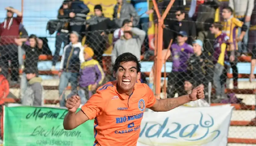 Alvarado jugará el domingo y espera por su refuerzo