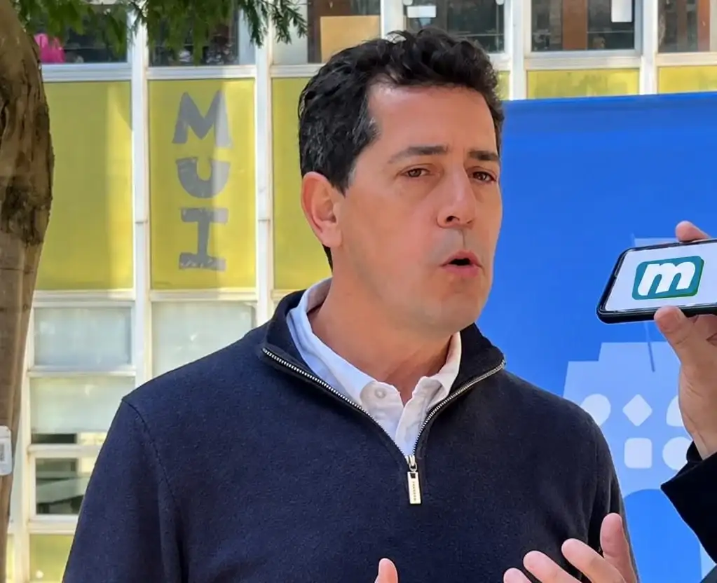 De Pedro llegó a la ciudad para participar de un congreso educativo en la Universidad.