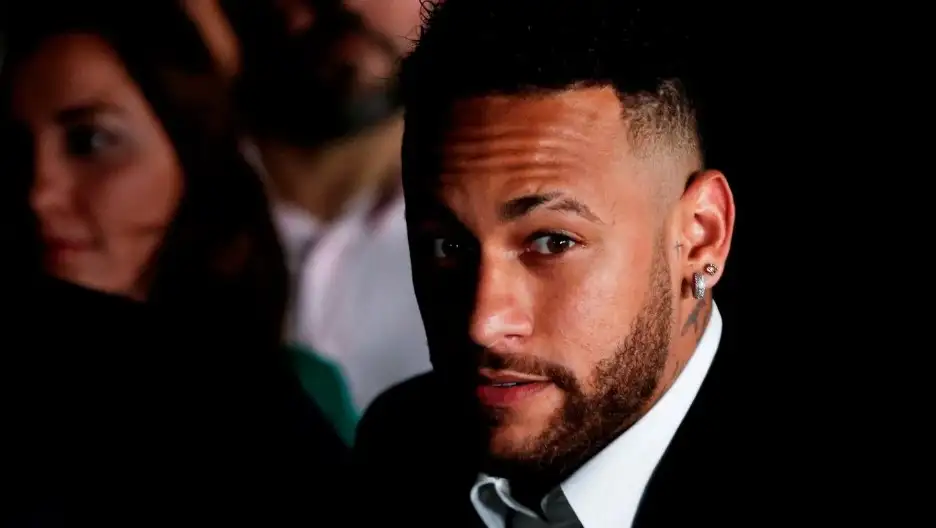 Neymar desdijo a Najila Trinidade: “me pidió que la azotara”