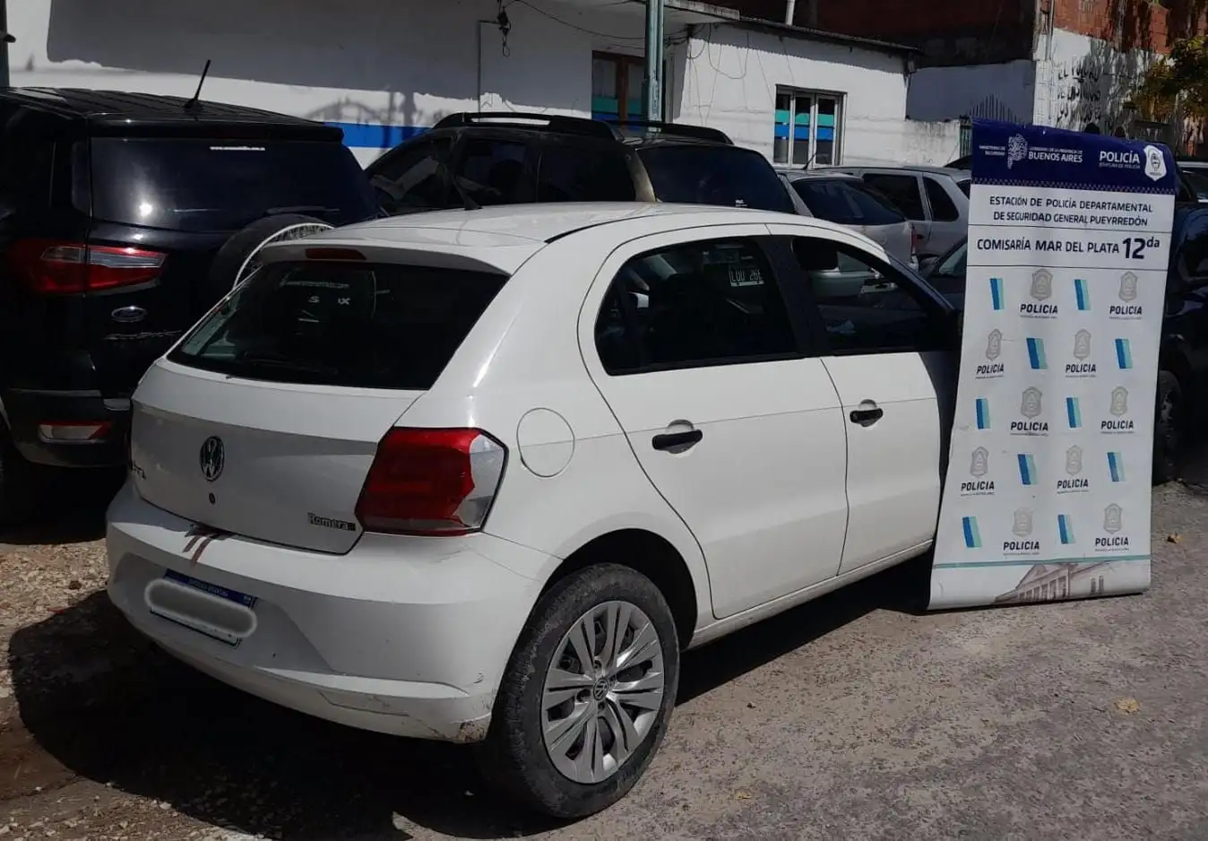 El auto le pertenecía a un chofer de Cabify, a quien amenazó con un cuchillo