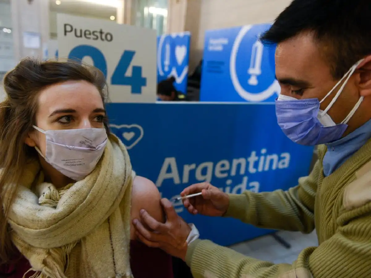 Casi un 60% de argentinos no se aplicó vacuna de refuerzo de covid