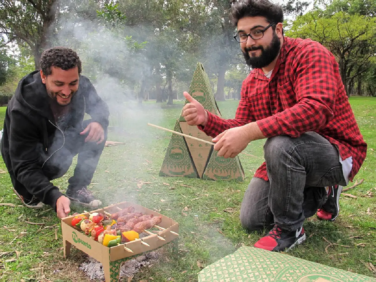 En el país de los asados, se creó la primera parrilla descartable del mundo
