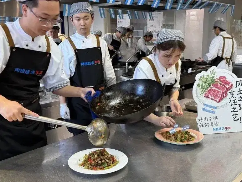 La carne argentina busca ganar espacio en restaurantes y escuelas de gastronomía de China.