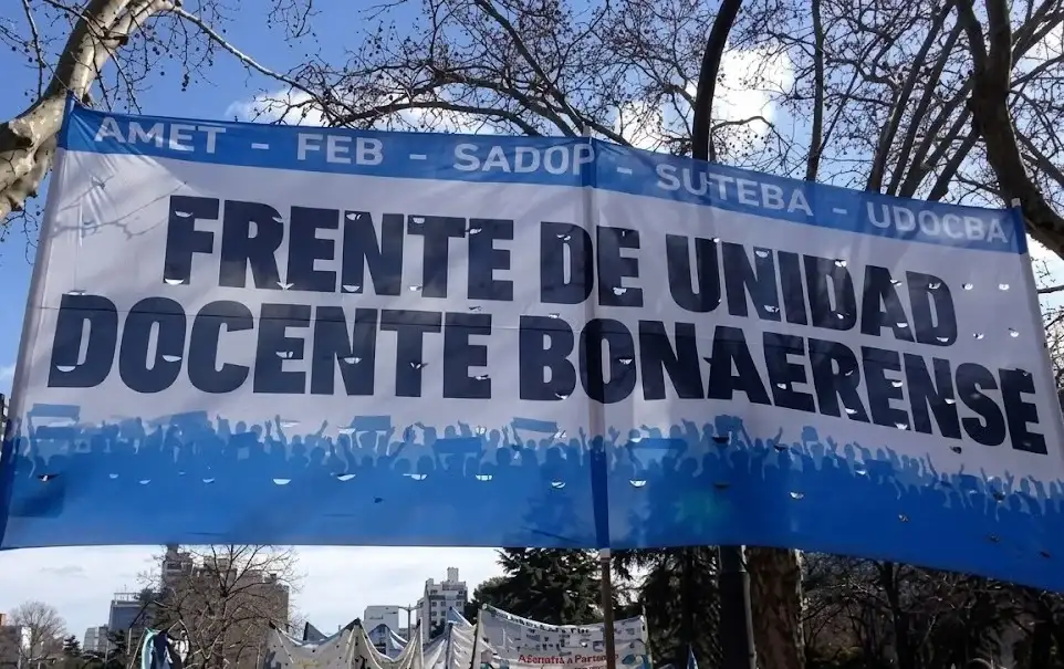 El frente gremial, integrado por AMET, FEB, SADOP, SUTEBA y UDOCBA, planteó una agenda que incluyó varios temas.