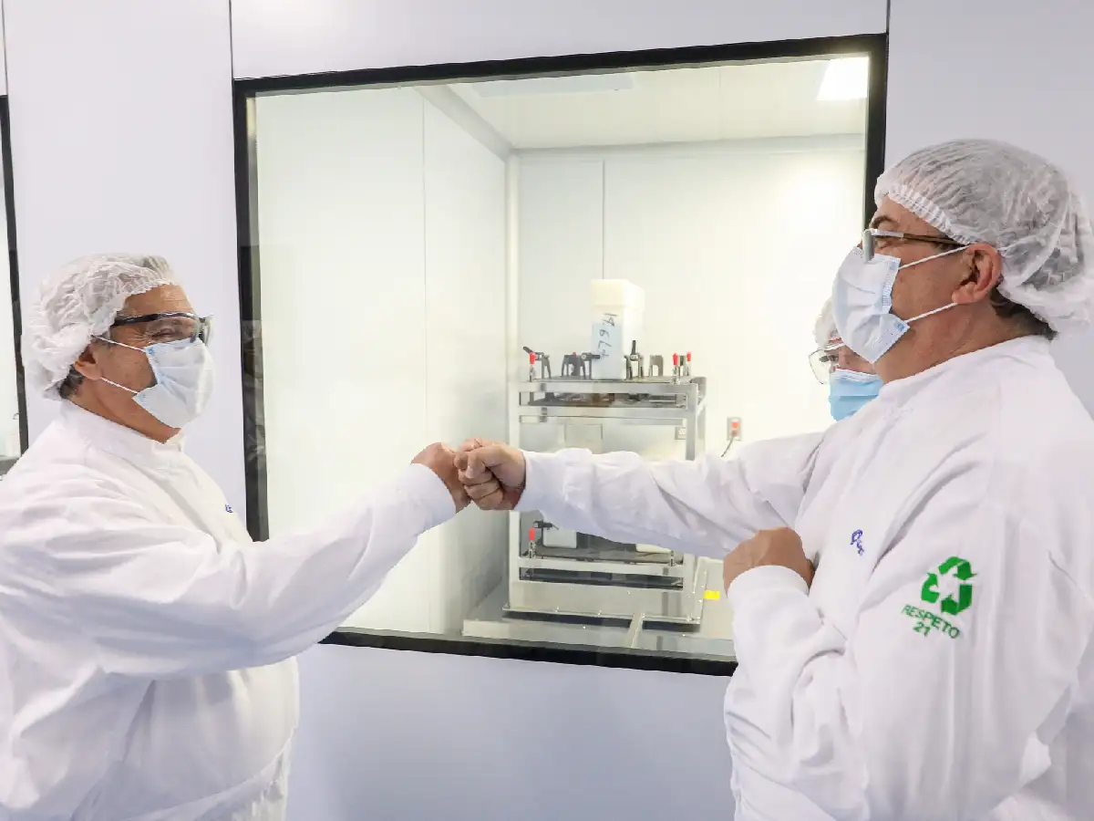 Fernández en México: se reunió con empresarios y visitó laboratorio de vacunas contra el Covid-19