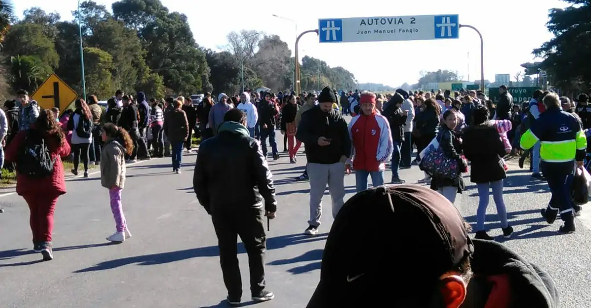 Cooperativistas cortaron la Ruta 2 en reclamo por falta de trabajo