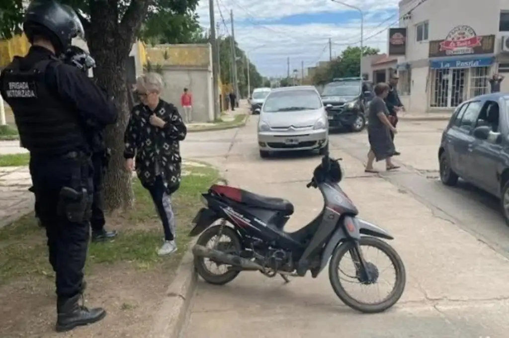 Coronda: un fuerte accidente entre un auto y una moto dejó un bebé herido