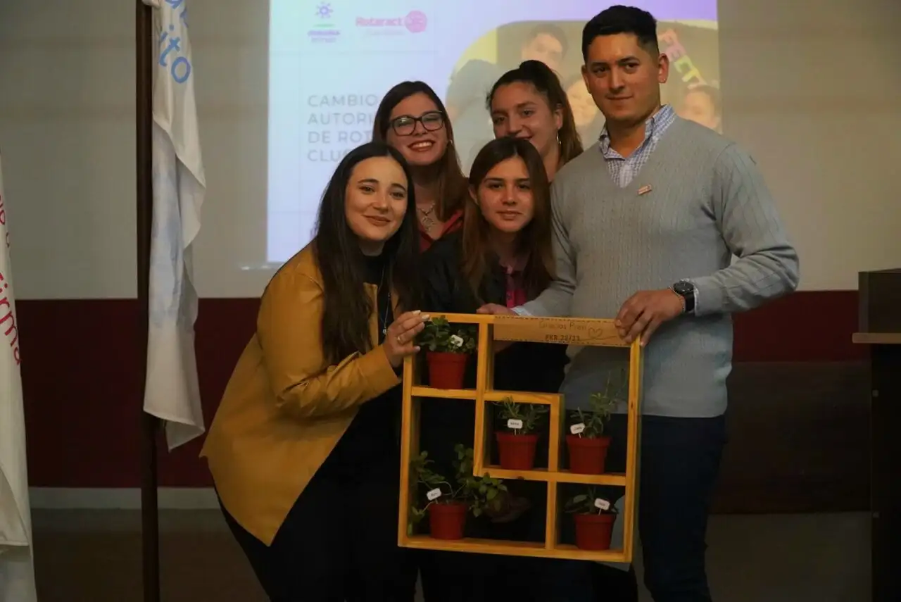 Rotary y Rotaract de Firmat renovaron sus autoridades