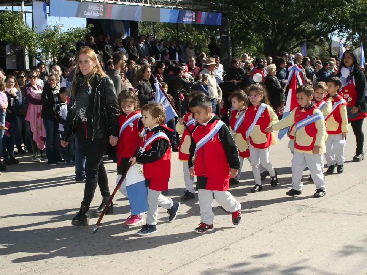 Esperando el 25, vecinos  de la región comienzan a vivir la Semana de Mayo