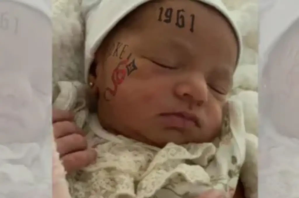 L-Gante causó furor en las redes con una foto de su hija con la cara “tatuada”