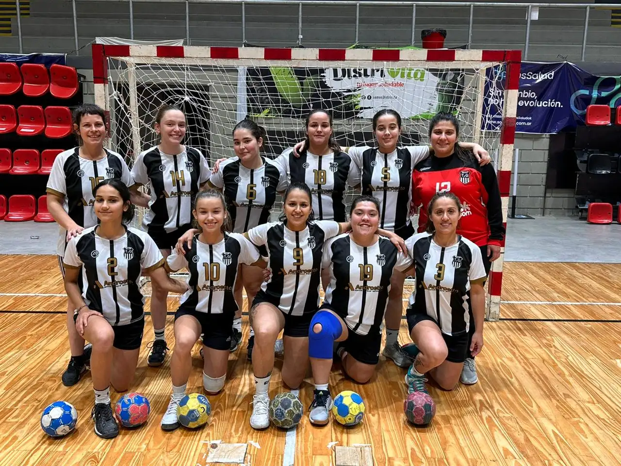 El equipo femenino del "albinegro"