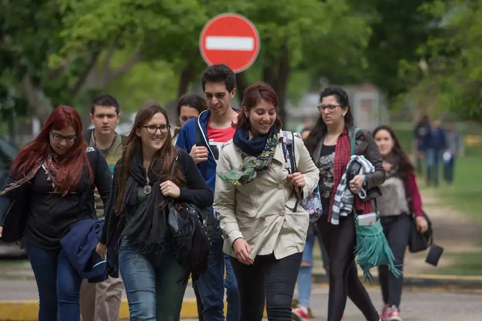 Continúan abiertas las inscripciones a carreras a distancia de la UNL