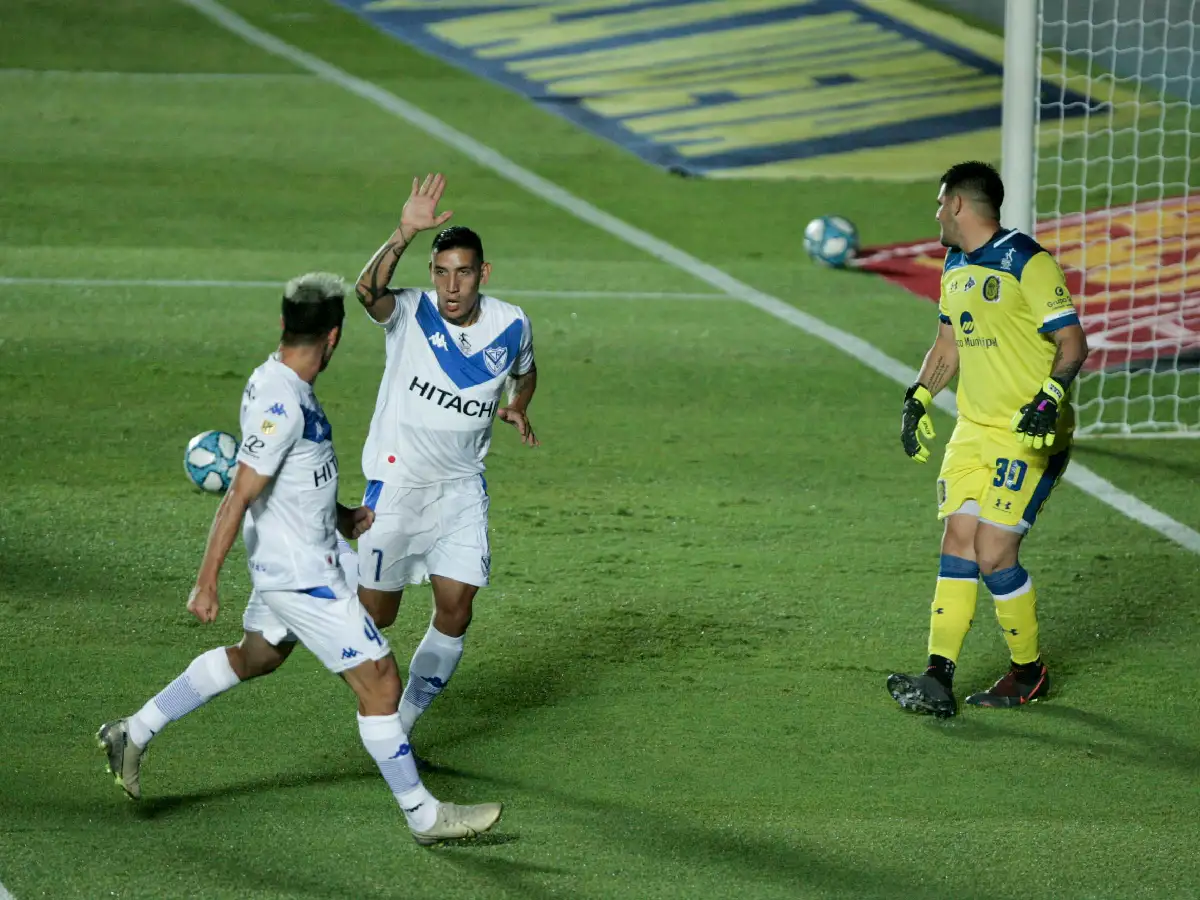 Con Giaccone en cancha, Rosario Central no pudo ante Vélez