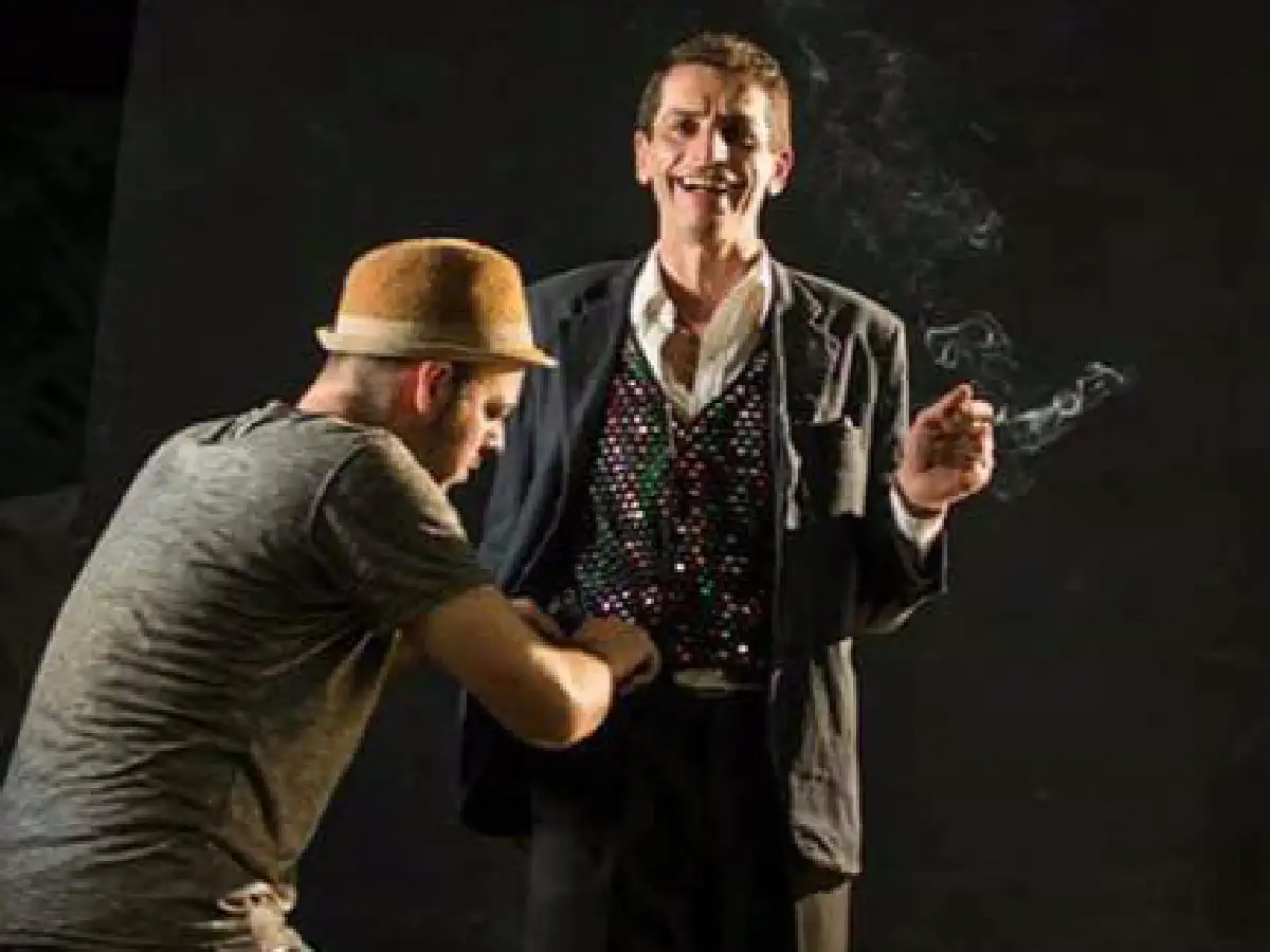 Proyectan el filme El Maestro de Ceremonias, personaje que poetiza, interroga y confronta    
