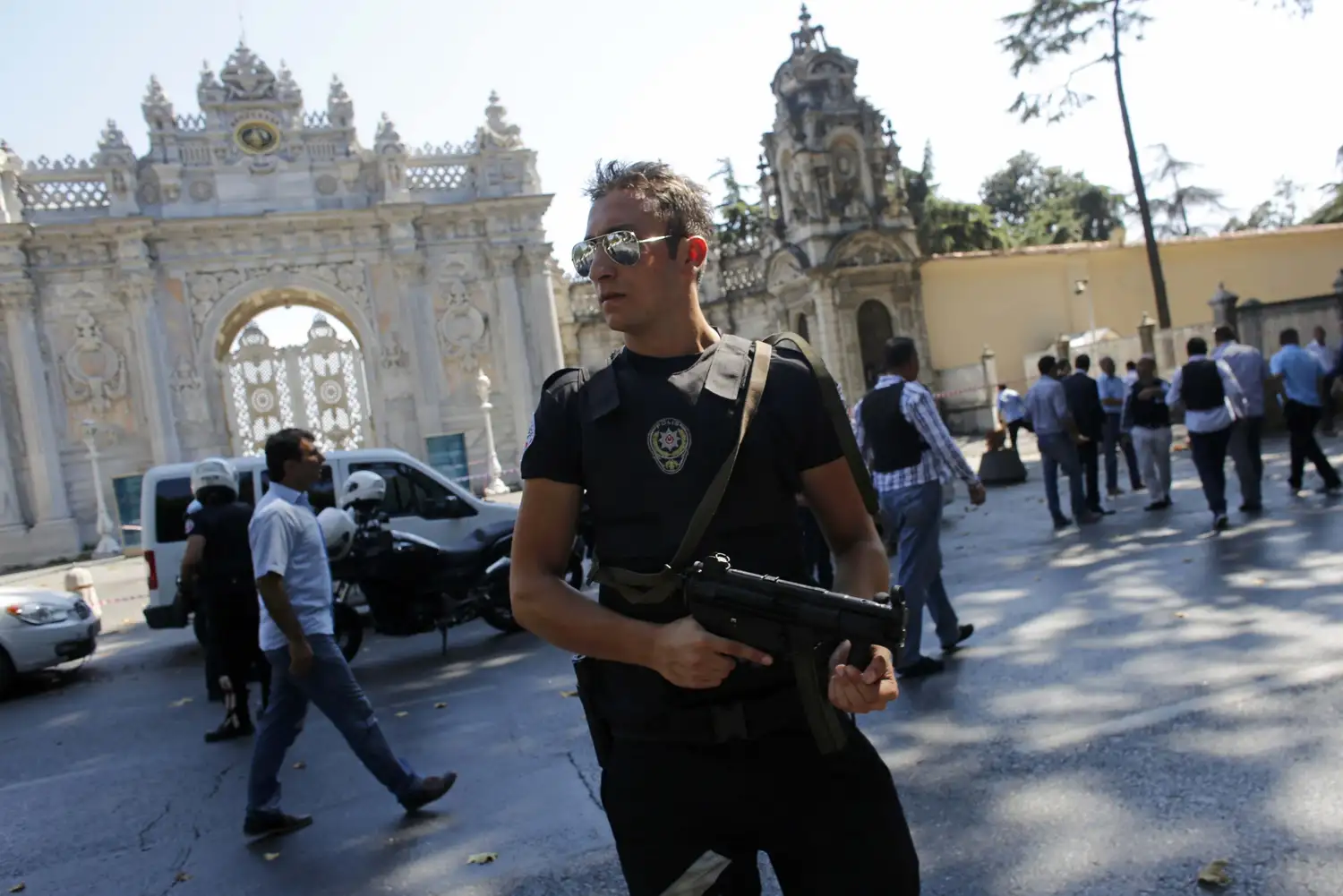 Identifican a tres sospechosos por el atentando en Estambul