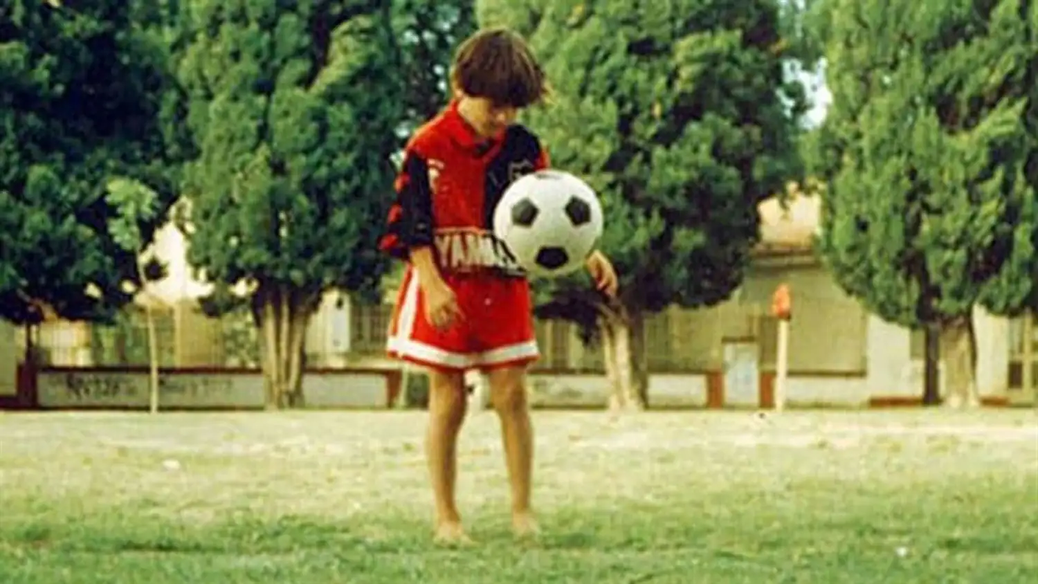 Messi de pequeño necesitó el tratamiento de hormonas que hoy no se consiguen en Argentina.