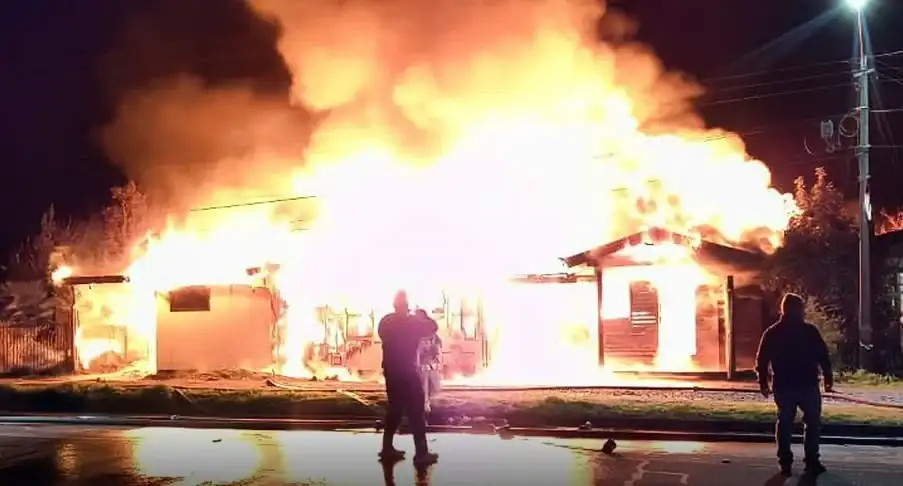 Tragedia en Chile: 16 personas murieron en el incendio de un geriátrico
