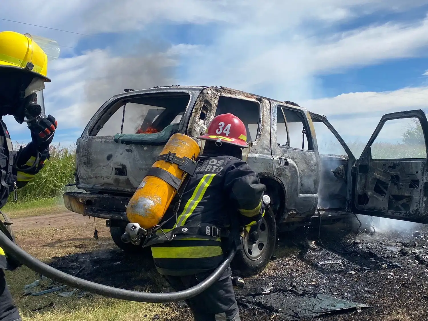 Bomberos lograron extinguir las llamas, aunque las consecuencias fueron de gravedad.