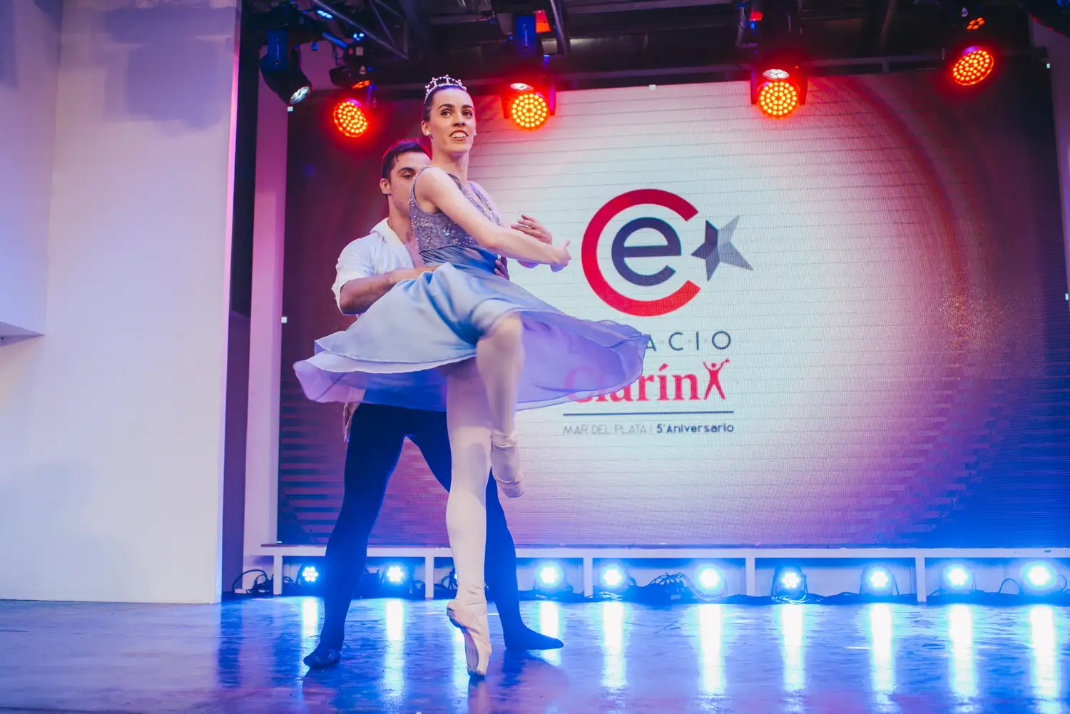 Jueves de danza y música local en el Espacio Clarín