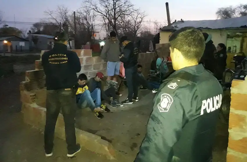 Cayeron dos jóvenes que vendían marihuana y cocaína en la región