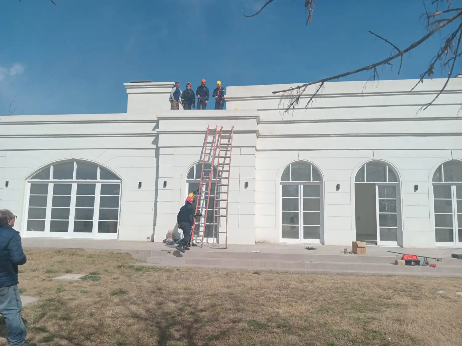 Un hombre de 60 años que trabajaba en altura, se descompensó debió ser rescatado.