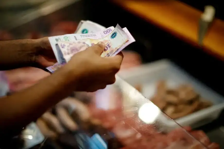 El salario mínimo aumentará todos los meses hasta abril de 2027.