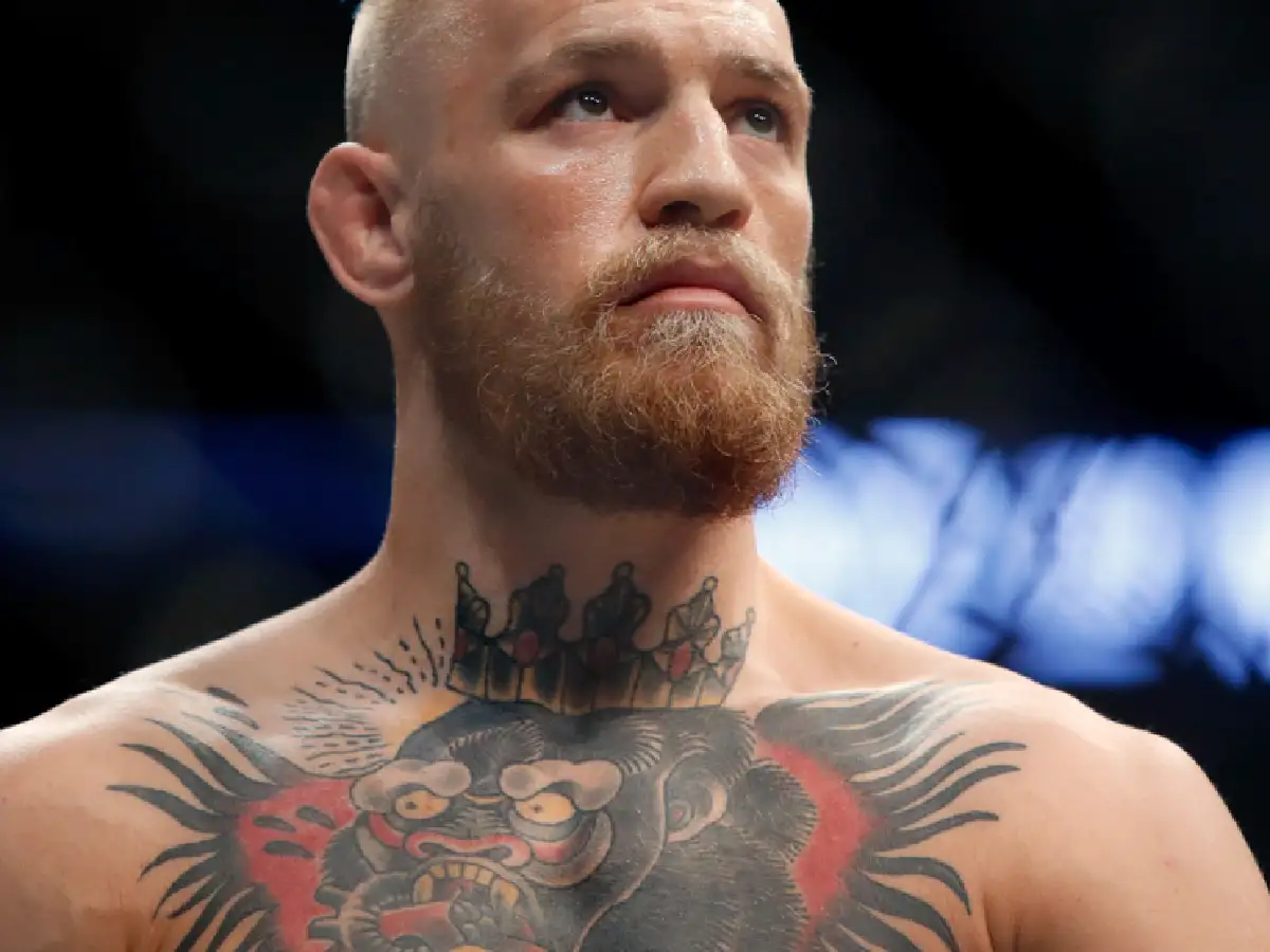 McGregor quedó detenido acusado de agresión y exhibición sexual