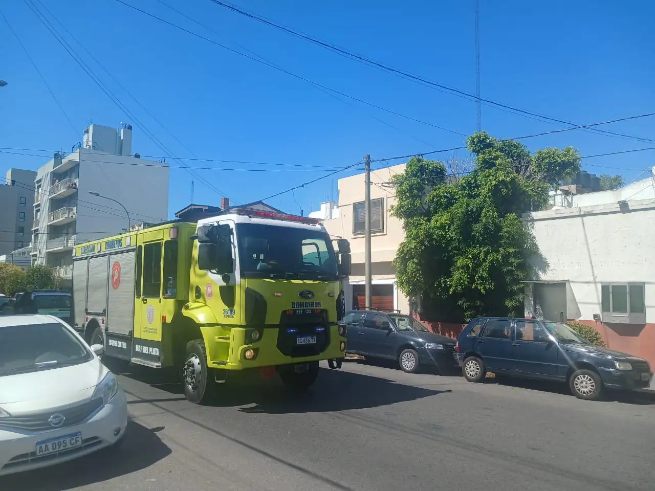 Afortunadamente, no hubo heridos. Intervino en el lugar personal  del  Cuartel de Bomberos Centro.