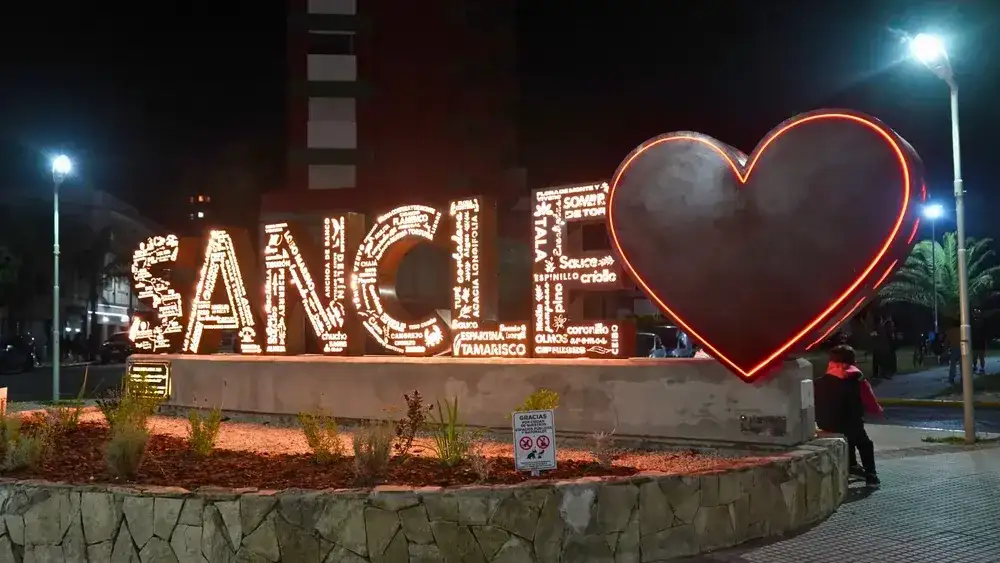 San Clemente encendió su “Mágico Diciembre” y dio inicio a la temporada navideña