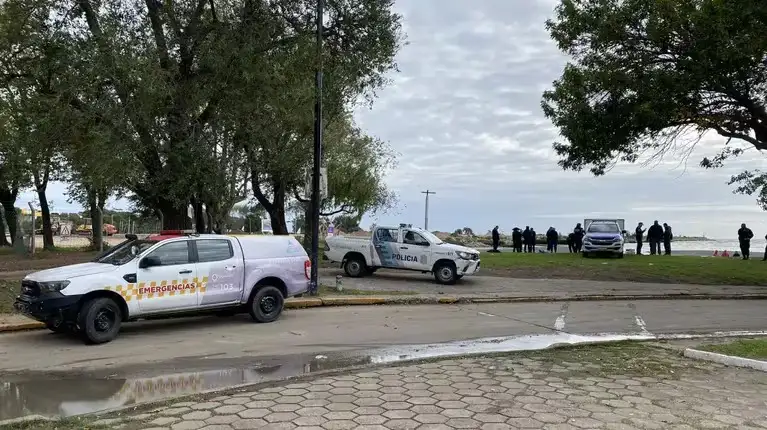 Un cuerpo flotando, una carta y un enorme misterio: el joven que apareció muerto en la Costanera de Quilmes