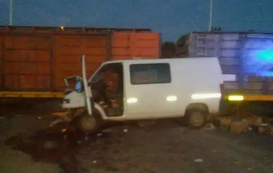 Fuerte choque en ruta 19: un tren embistió a una camioneta