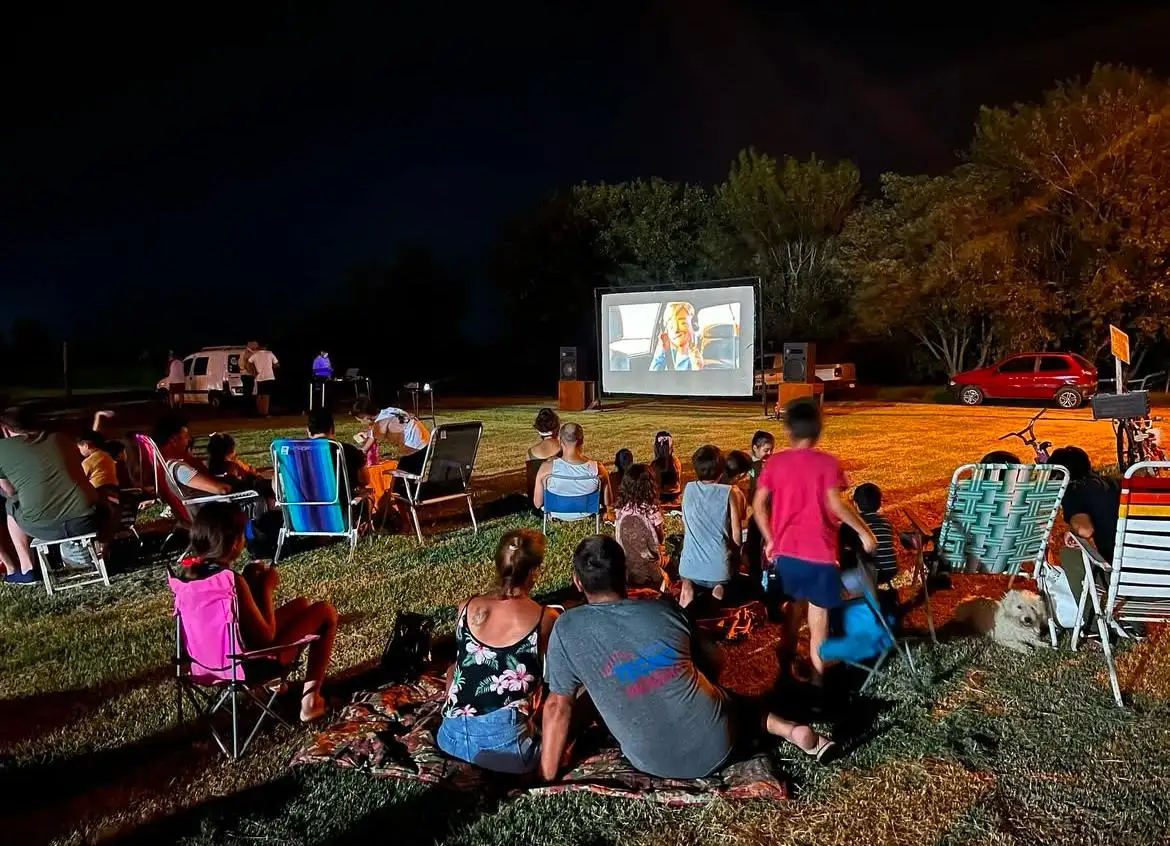 Cine Bajo las Estrellas.